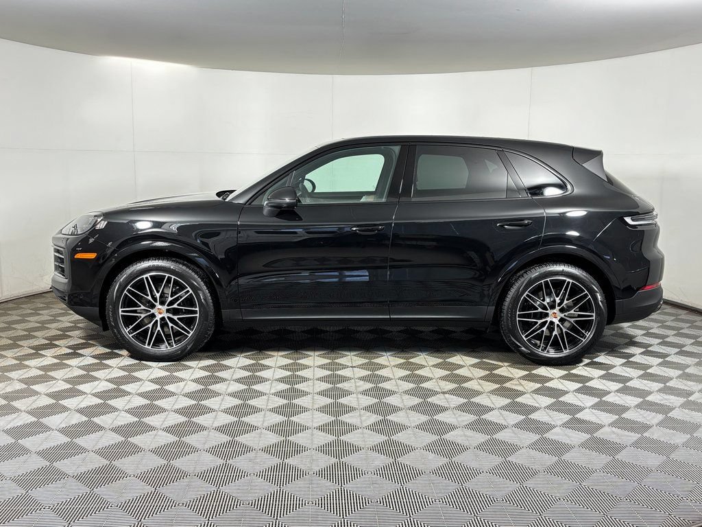 Certified 2026 Porsche Cayenne AWD/4WD image 2