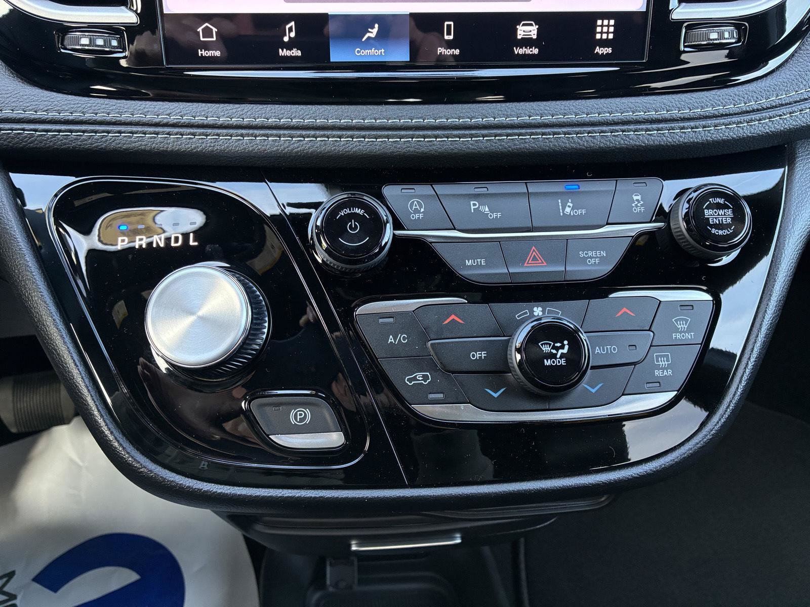 New 2027 Chrysler Pacifica Select AWD/4WD image 43