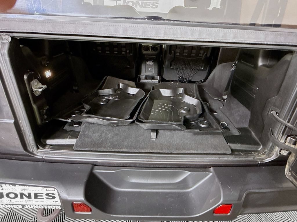 Used 2021 Jeep Wrangler Rubicon AWD/4WD image 25