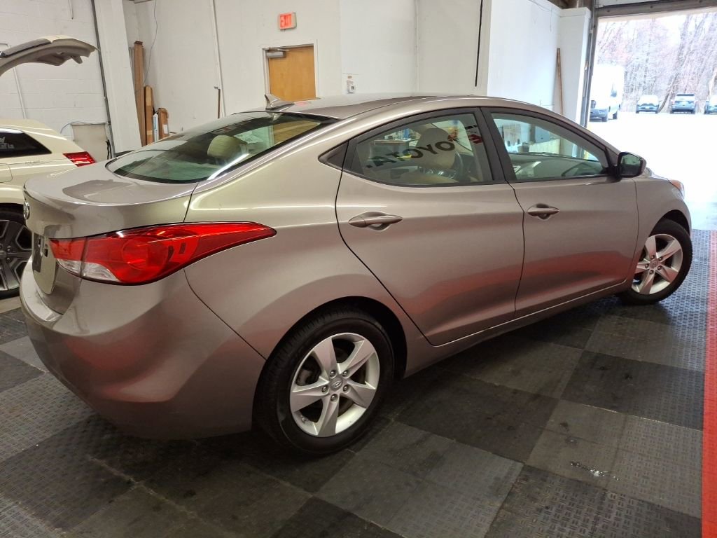 Used 2011 Hyundai Elantra GLS w/ Navigation Pkg 4 image 9