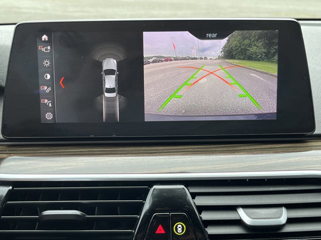 Used 2019 BMW 540i w/ M Sport Package image 10