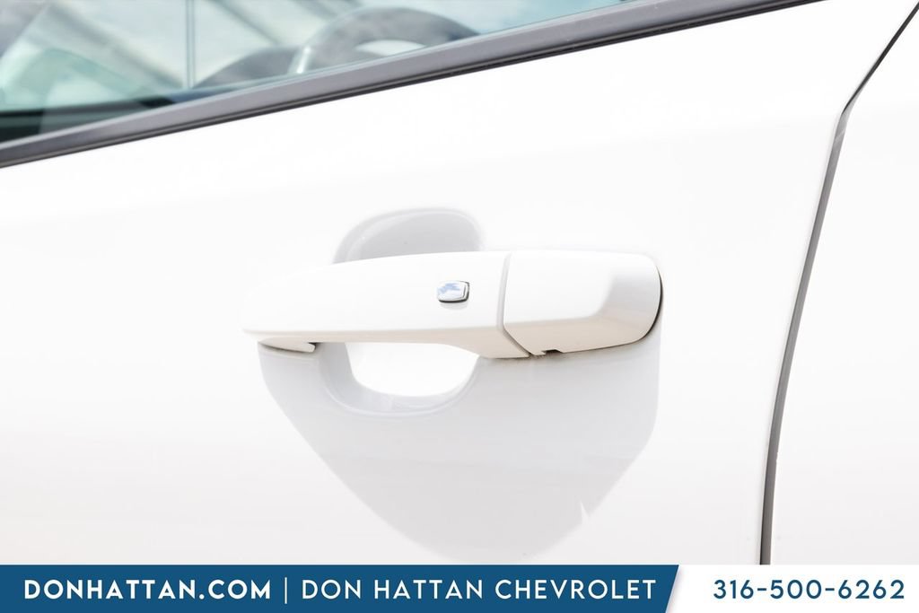 Used 2023 GMC Terrain SLT FWD image 29