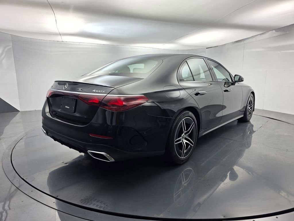 Used 2024 Mercedes-Benz E 450 4MATIC Sedan image 4