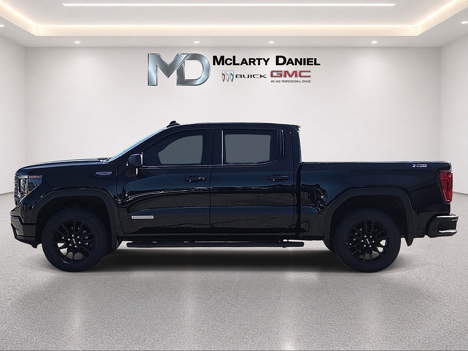 Certified 2022 GMC Sierra 1500 Elevation w/ X31 Off-Road Package AWD/4WD image 2