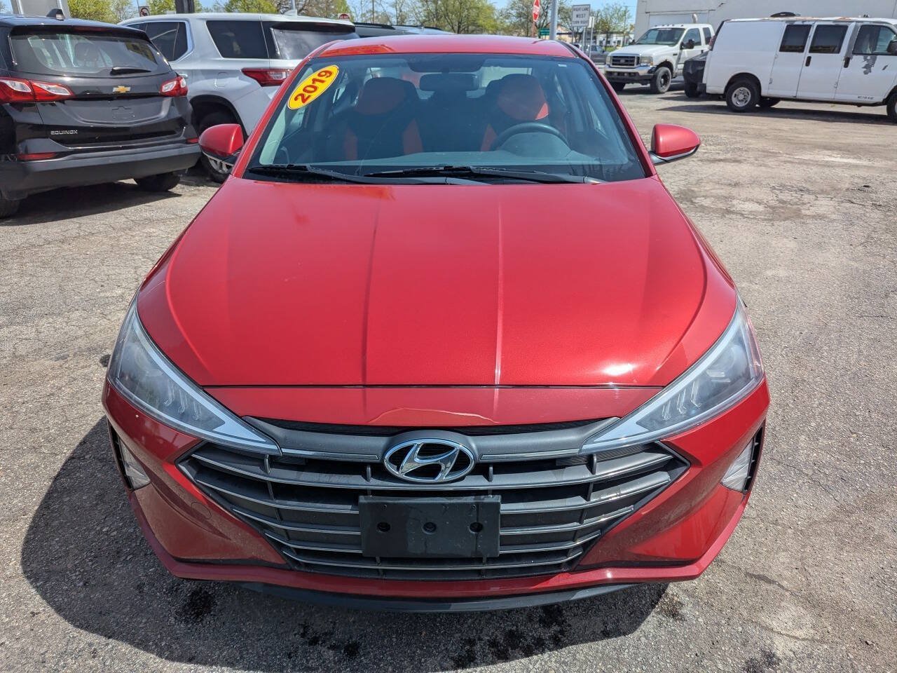 Used 2019 Hyundai Elantra SE FWD image 2