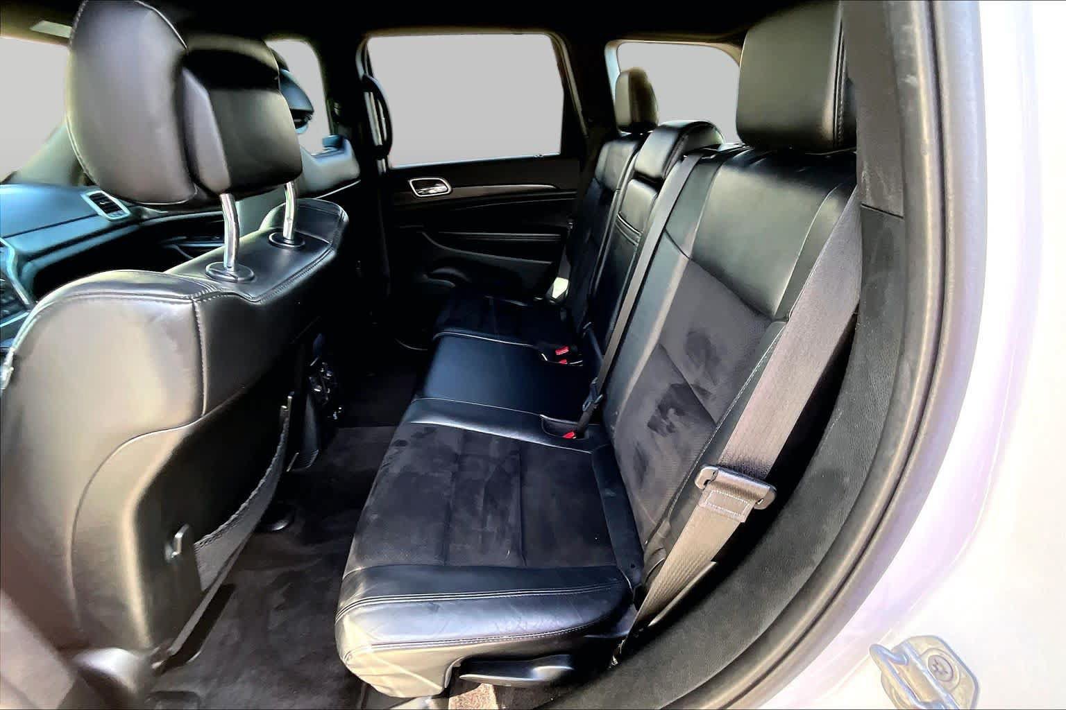 Used 2018 Jeep Grand Cherokee Altitude RWD image 21