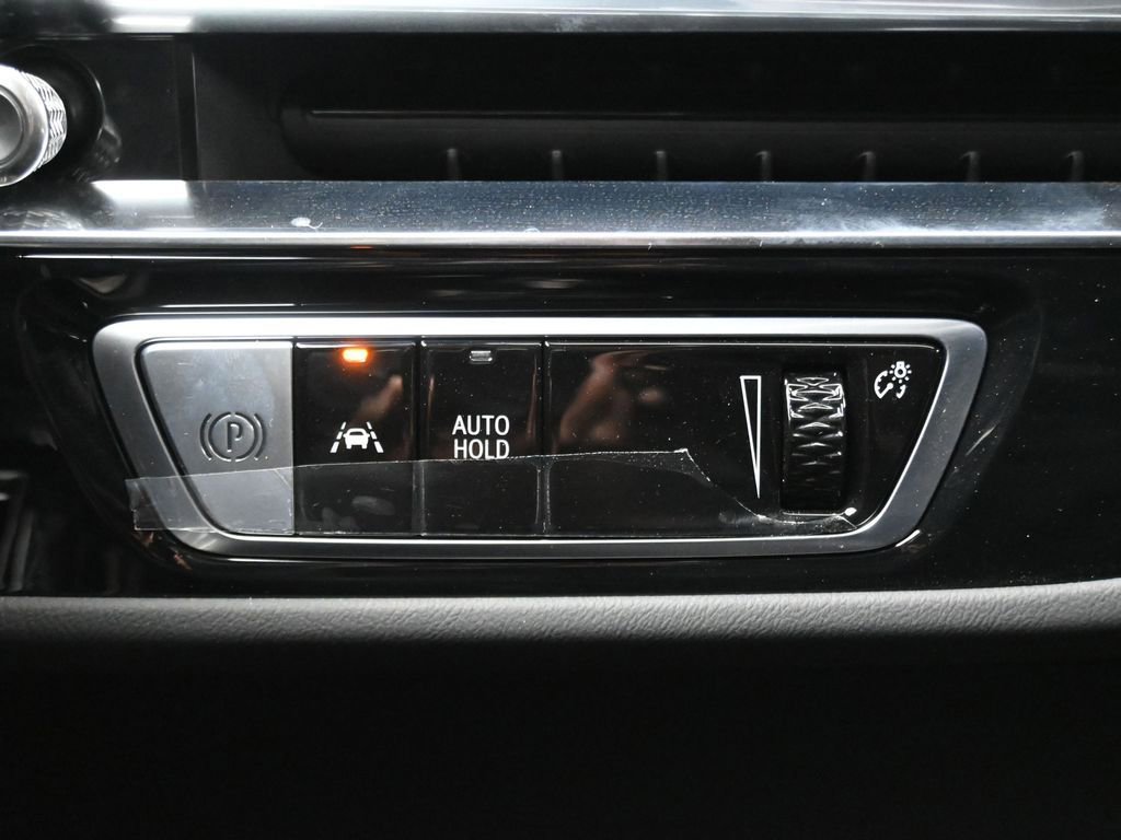 Used 2025 Cadillac Lyriq Luxury image 27