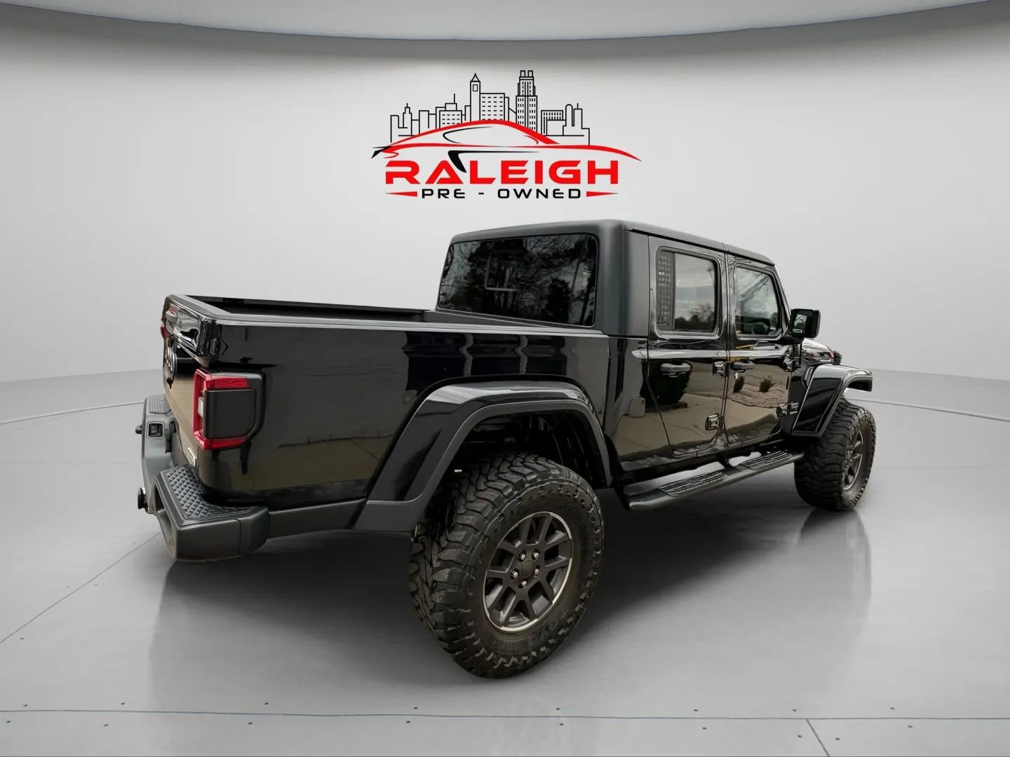 Used 2020 Jeep Gladiator Overland image 6