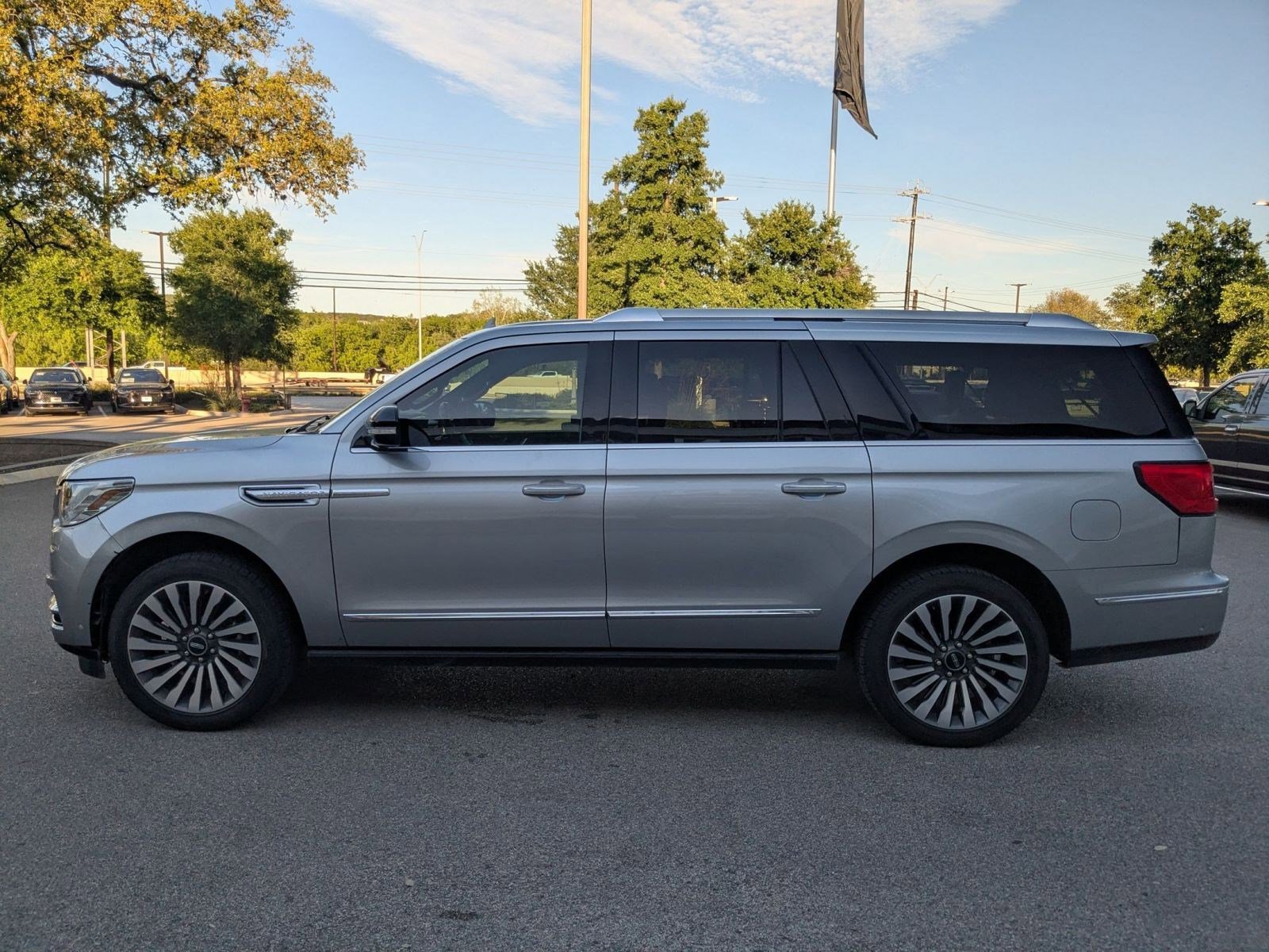 Used 2020 Lincoln Navigator L Reserve RWD image 6