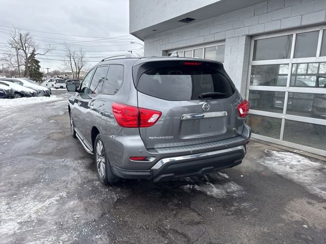 Used 2020 Nissan Pathfinder SL image 4