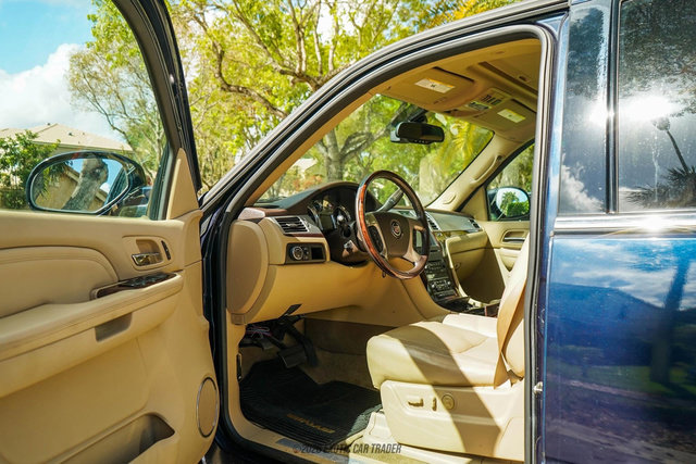 Used 2009 Cadillac Escalade AWD image 23