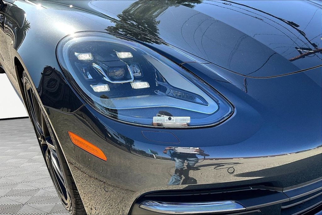 Used 2018 Porsche Panamera 4 AWD/4WD image 32