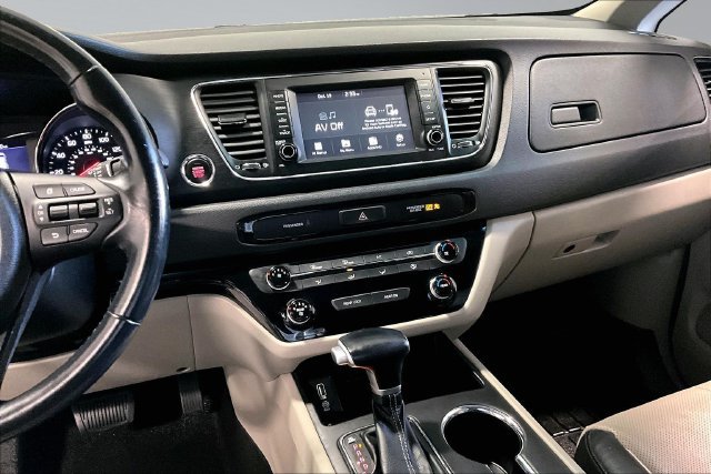 Used 2019 Kia Sedona EX FWD image 9