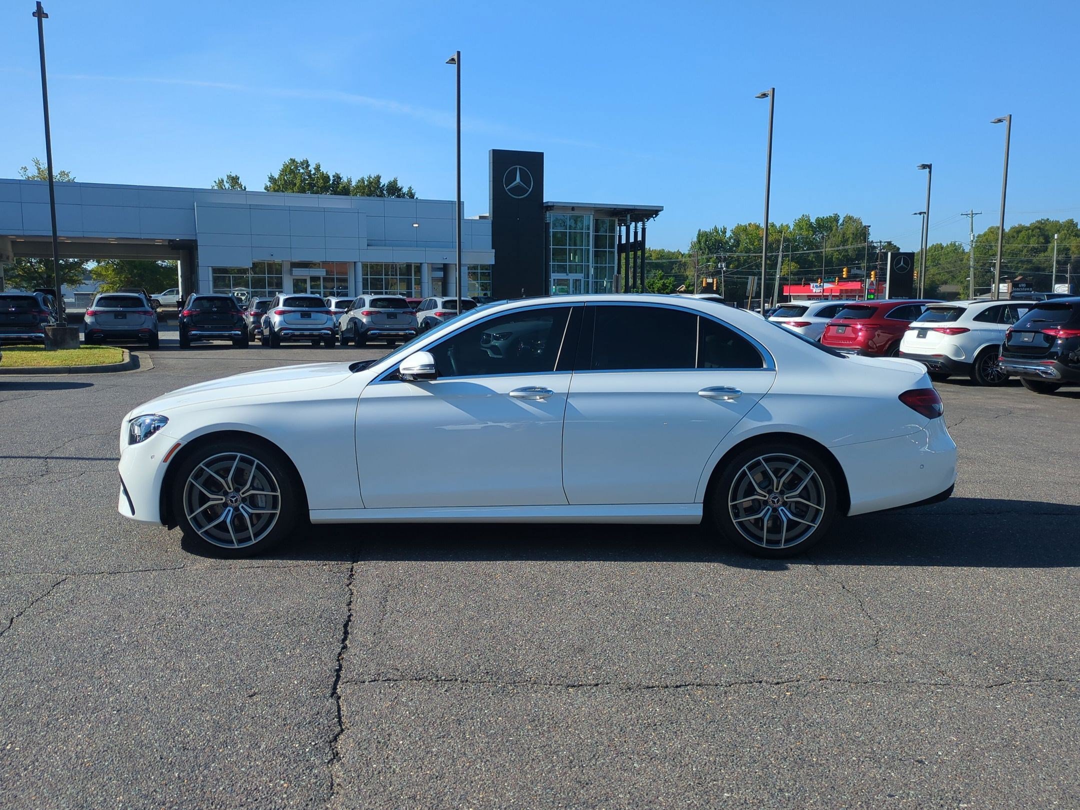 Used 2022 Mercedes-Benz E 450 4MATIC Sedan image 6