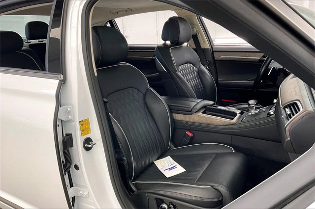Used 2021 Genesis G90 3.3T Premium image 7