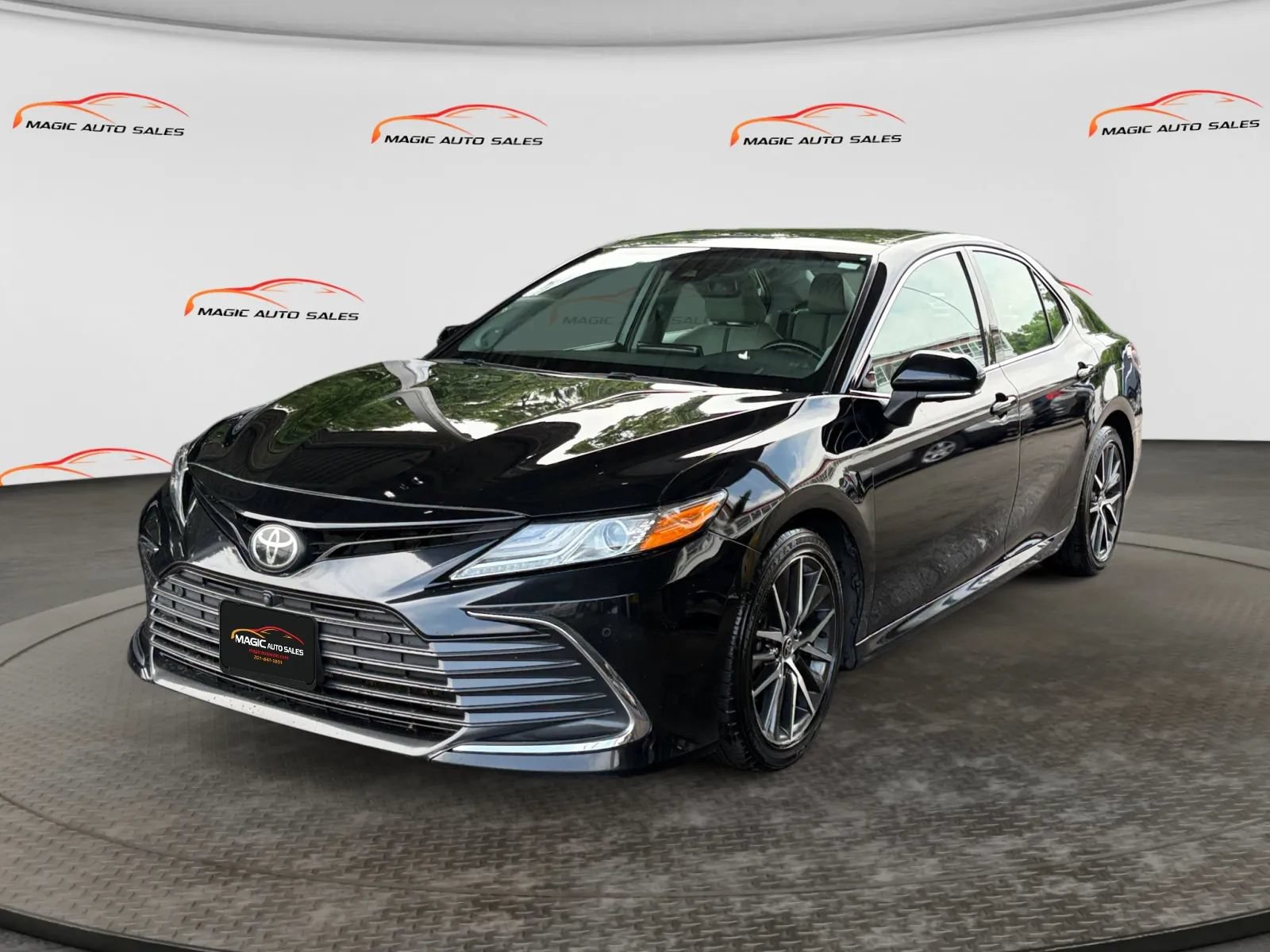 Used 2021 Toyota Camry XLE w/ Navigation Package