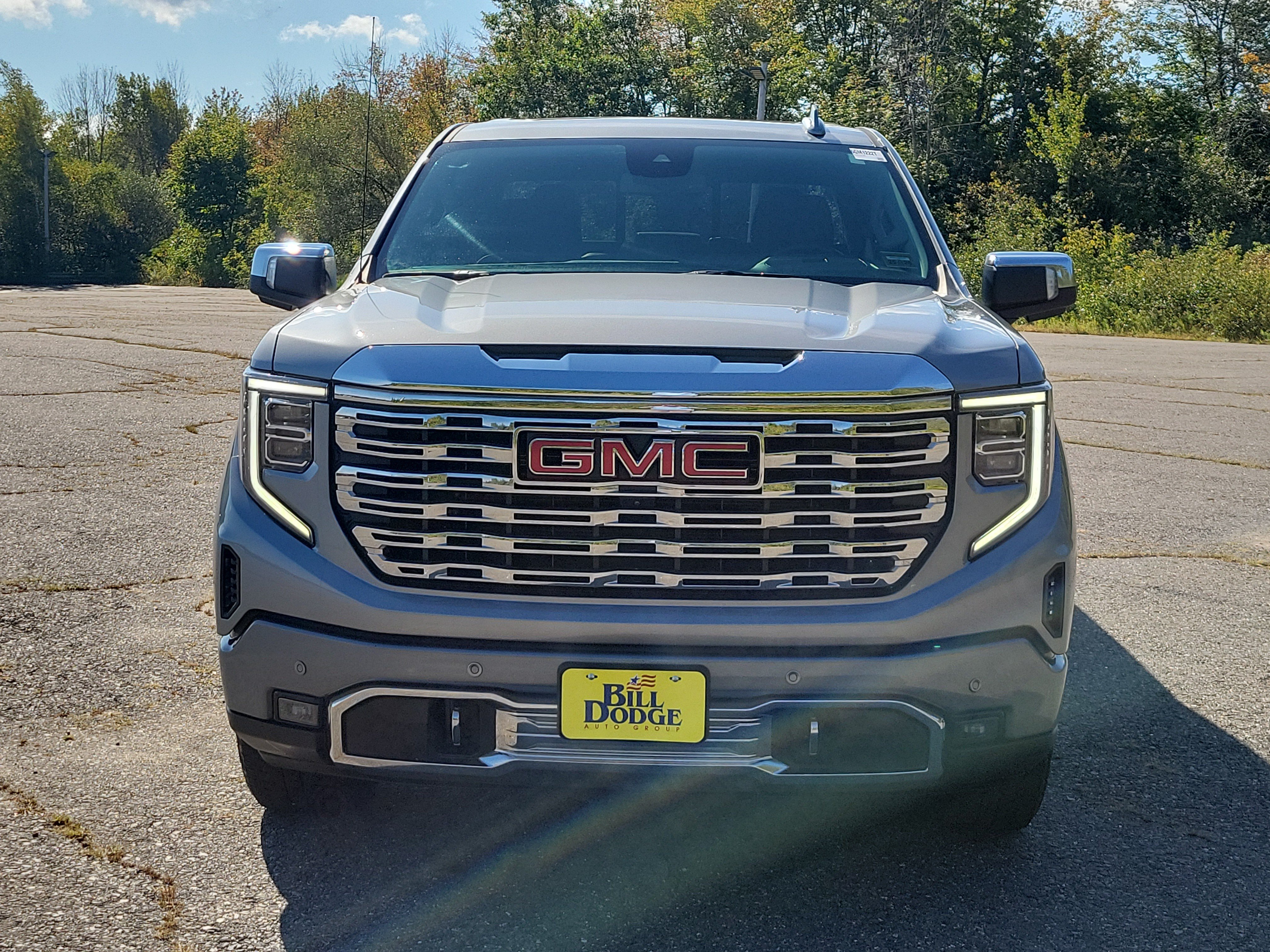 Used 2024 GMC Sierra 1500 Denali AWD/4WD image 2
