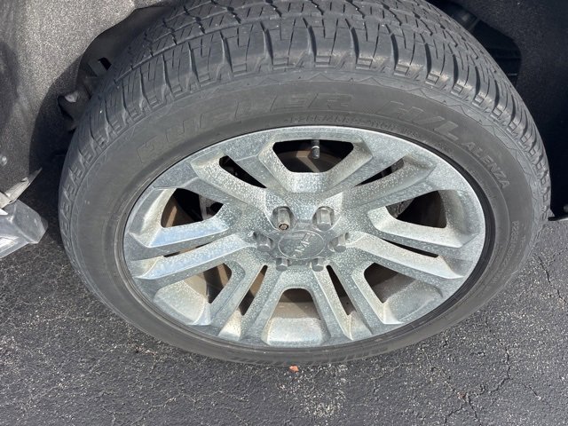 Used 2018 GMC Yukon SLT w/ Premium Edition image 4