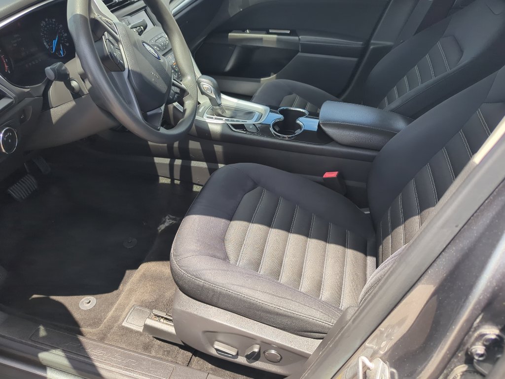 Used 2014 Ford Fusion SE image 9