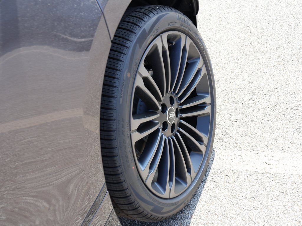 New 2026 Land Rover Range Rover Velar Dynamic SE image 39