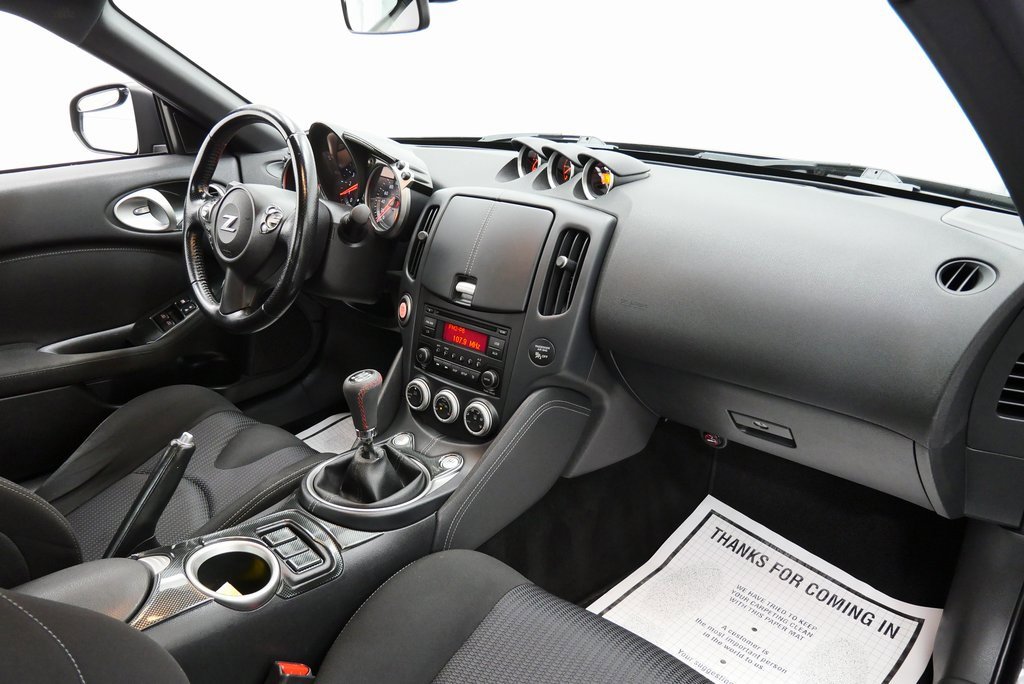 Used 2016 Nissan 370Z w/ Sport Package image 17