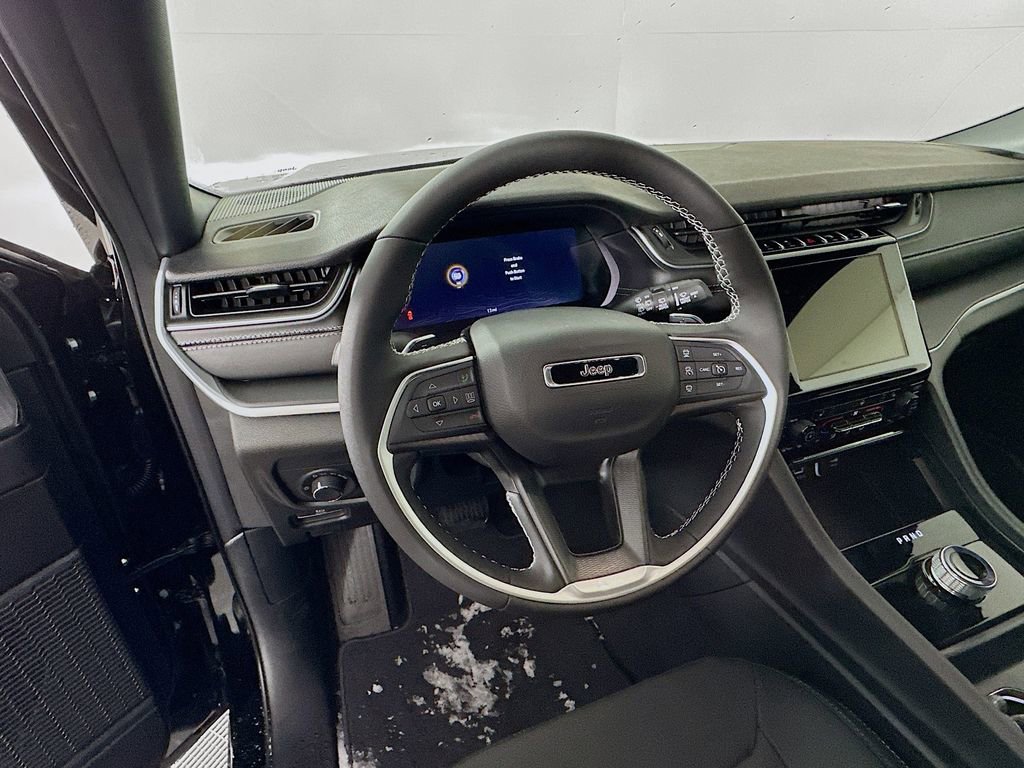 New 2025 Jeep Grand Cherokee L Laredo w/ Luxury Tech Group I image 15