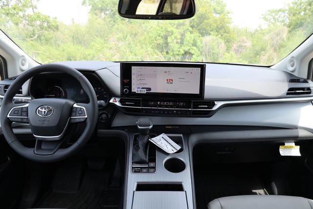 New 2026 Toyota Sienna XLE FWD image 29