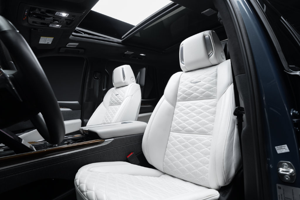 Used 2025 Cadillac Escalade Premium Luxury Platinum AWD/4WD image 27