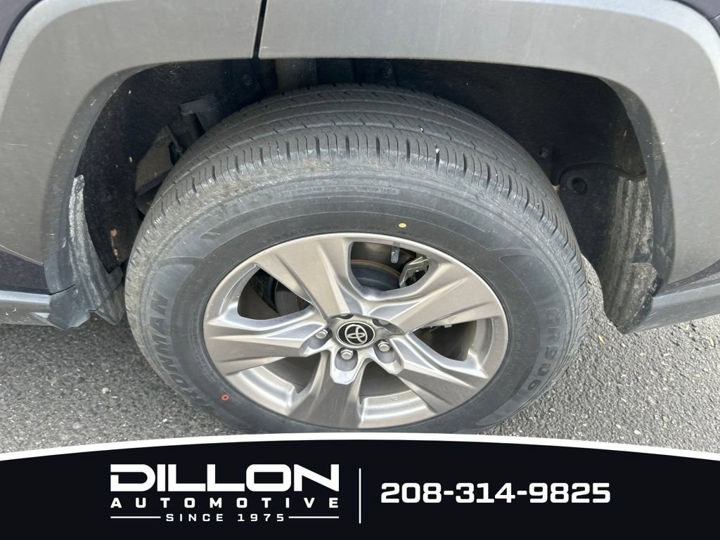 Used 2025 Toyota RAV4 XLE AWD/4WD image 29
