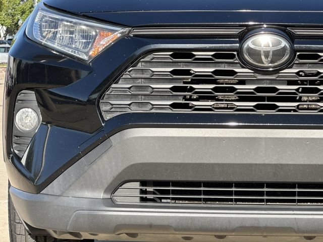 Used 2020 Toyota RAV4 XLE Premium FWD image 8