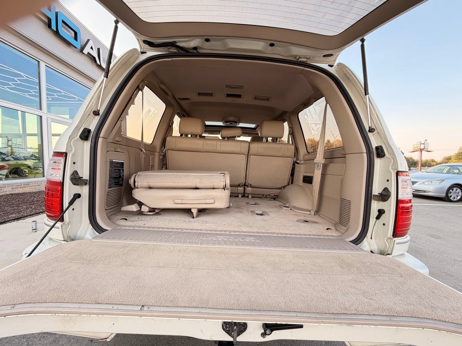 Used 1999 Lexus LX 470 4WD image 28