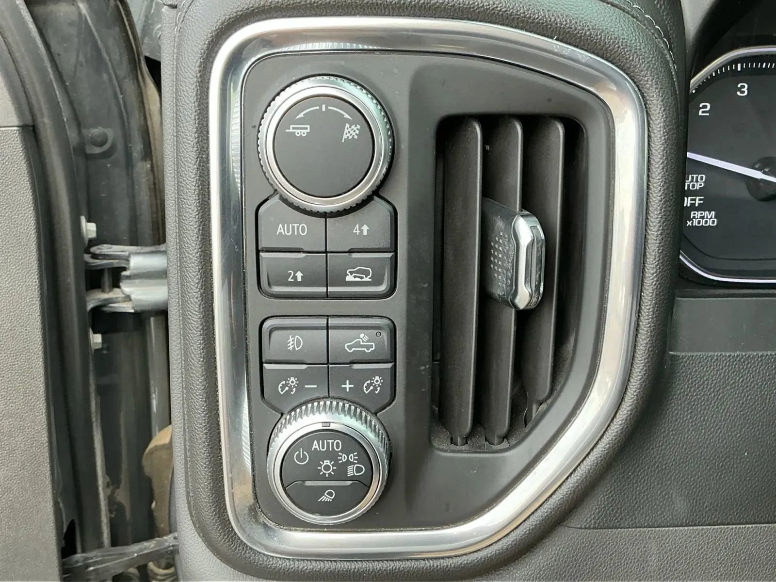 Used 2019 GMC Sierra 1500 SLT image 36