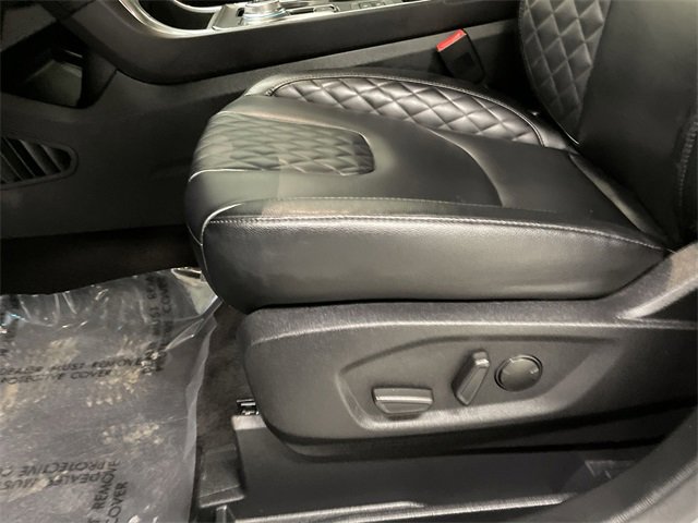 Used 2024 Ford Edge Titanium image 23