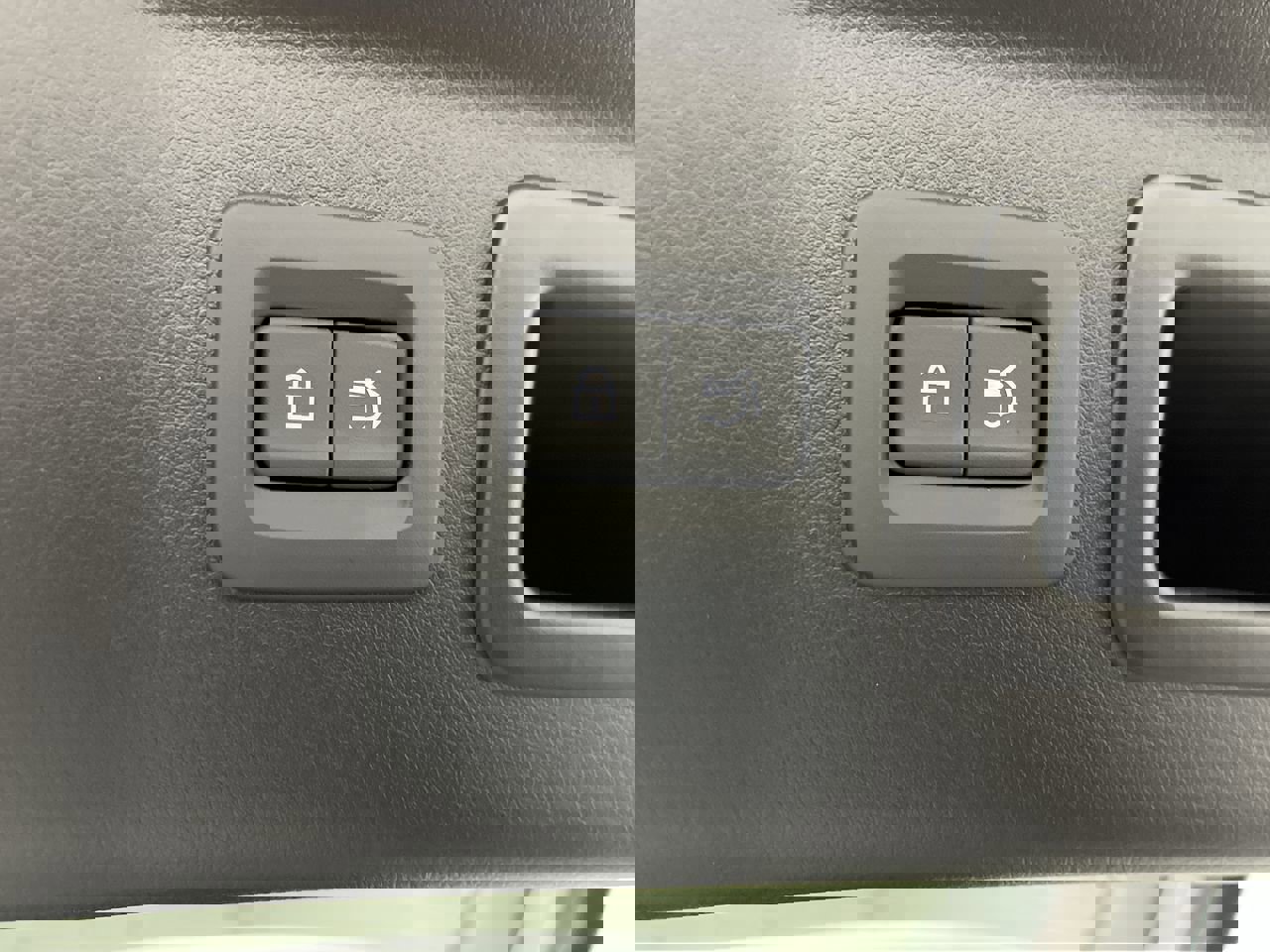 New 2025 MAZDA CX-90 3.3 Turbo w/ Preferred Package image 32