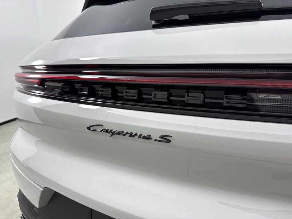 New 2026 Porsche Cayenne S AWD/4WD image 19