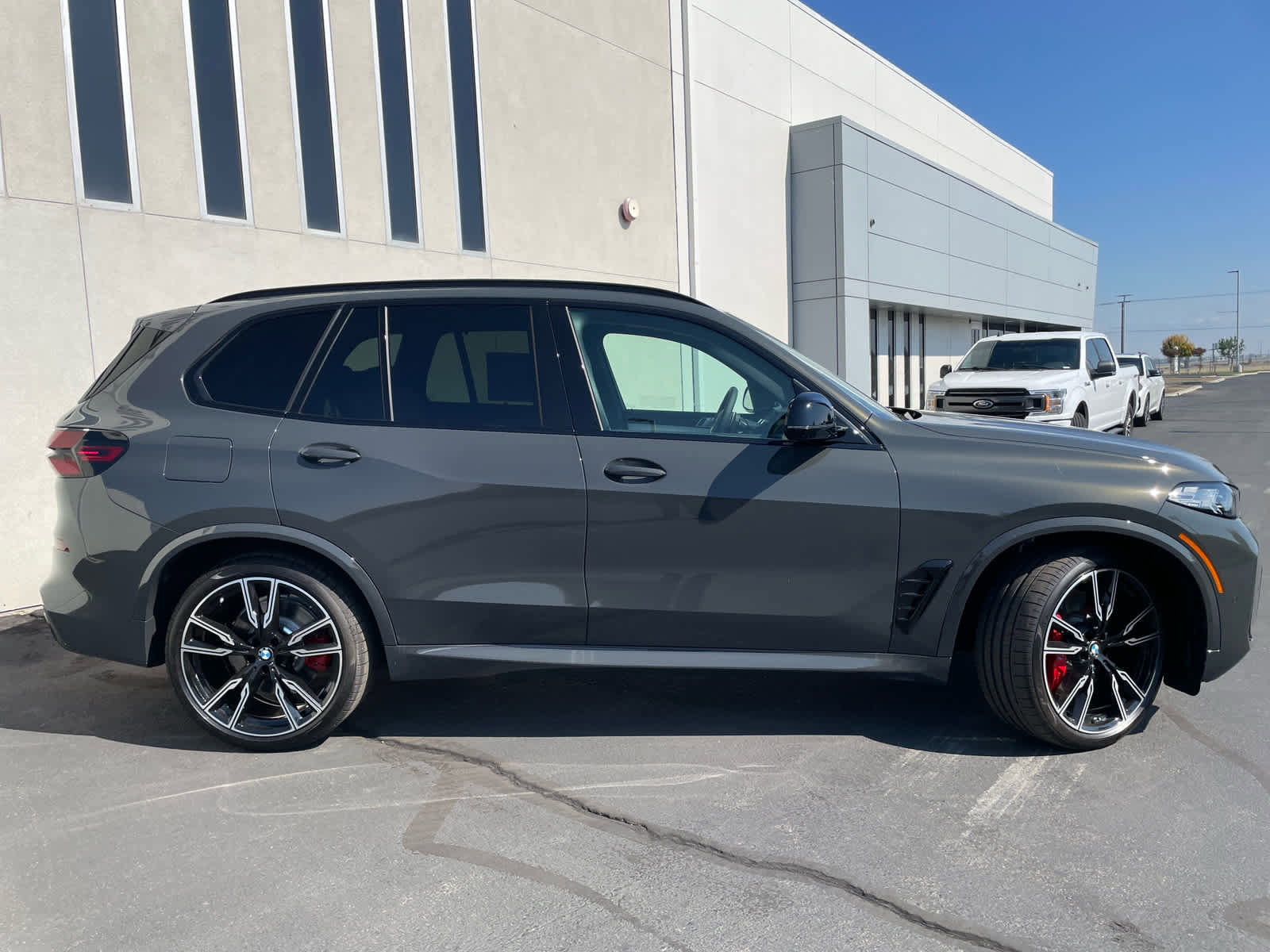 New 2026 BMW X5 M60i w/ Executive Package image 6