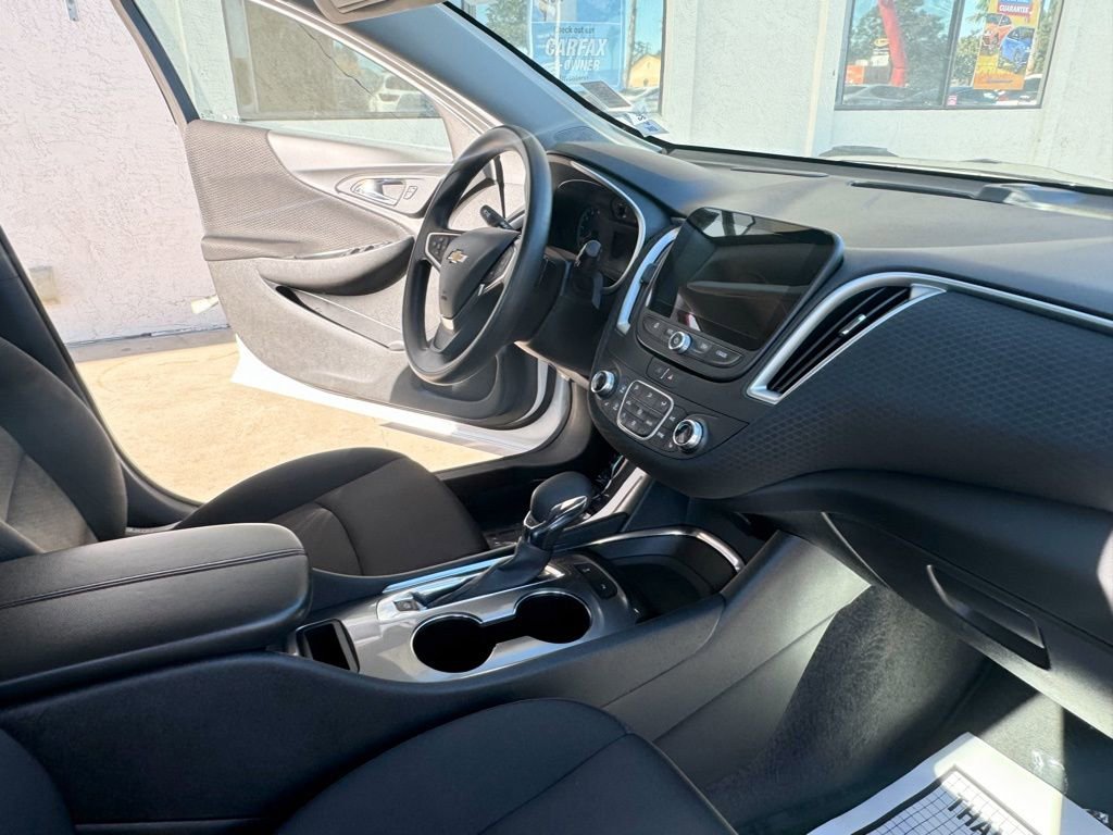 Used 2024 Chevrolet Malibu LT image 24