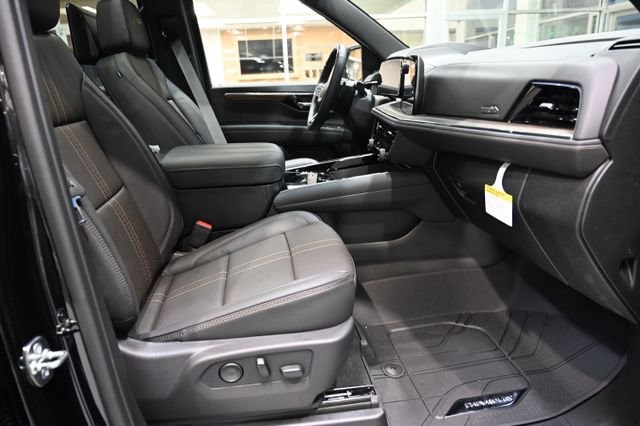 New 2026 Chevrolet Suburban High Country AWD/4WD image 12