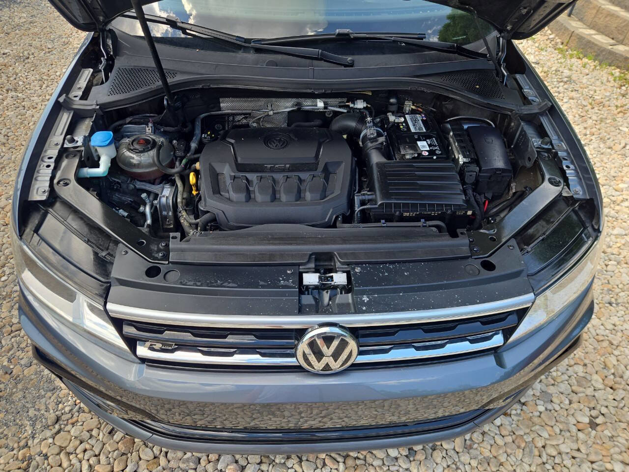 Used 2020 Volkswagen Tiguan SE R-Line AWD/4WD image 13