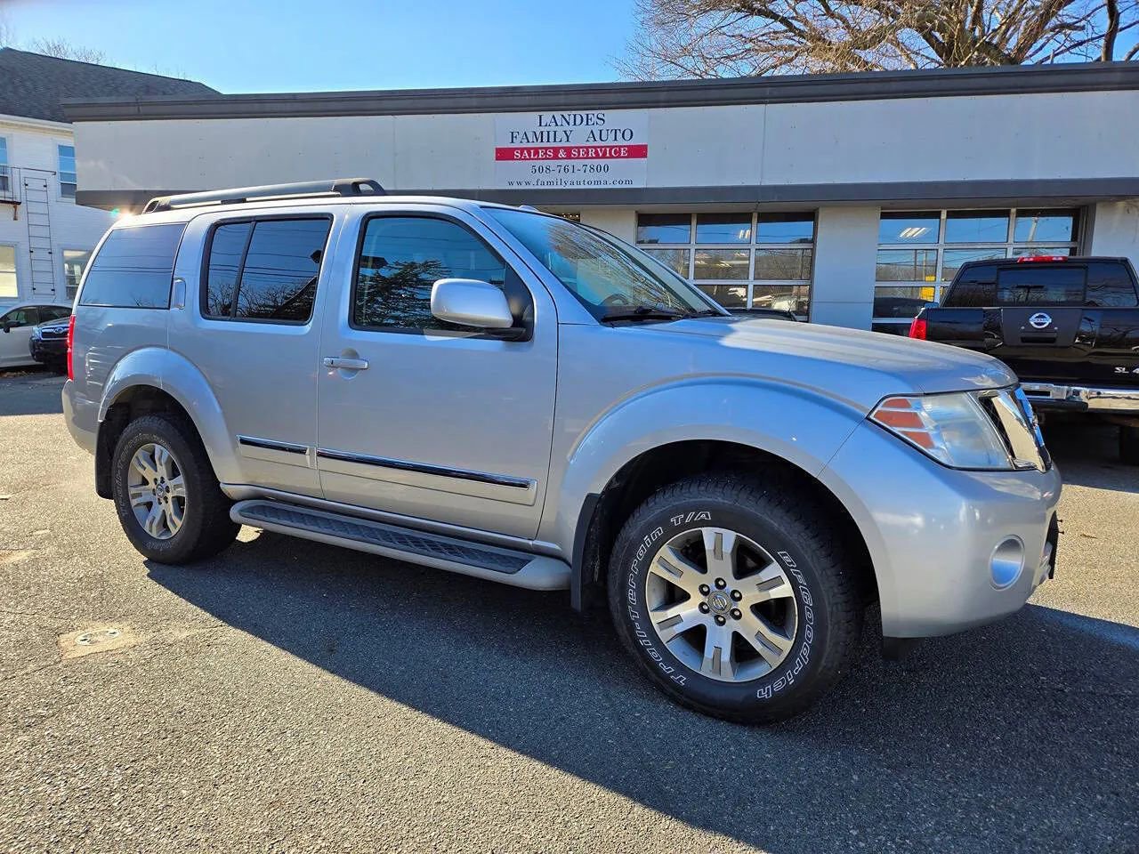 Used 2011 Nissan Pathfinder Silver image 24