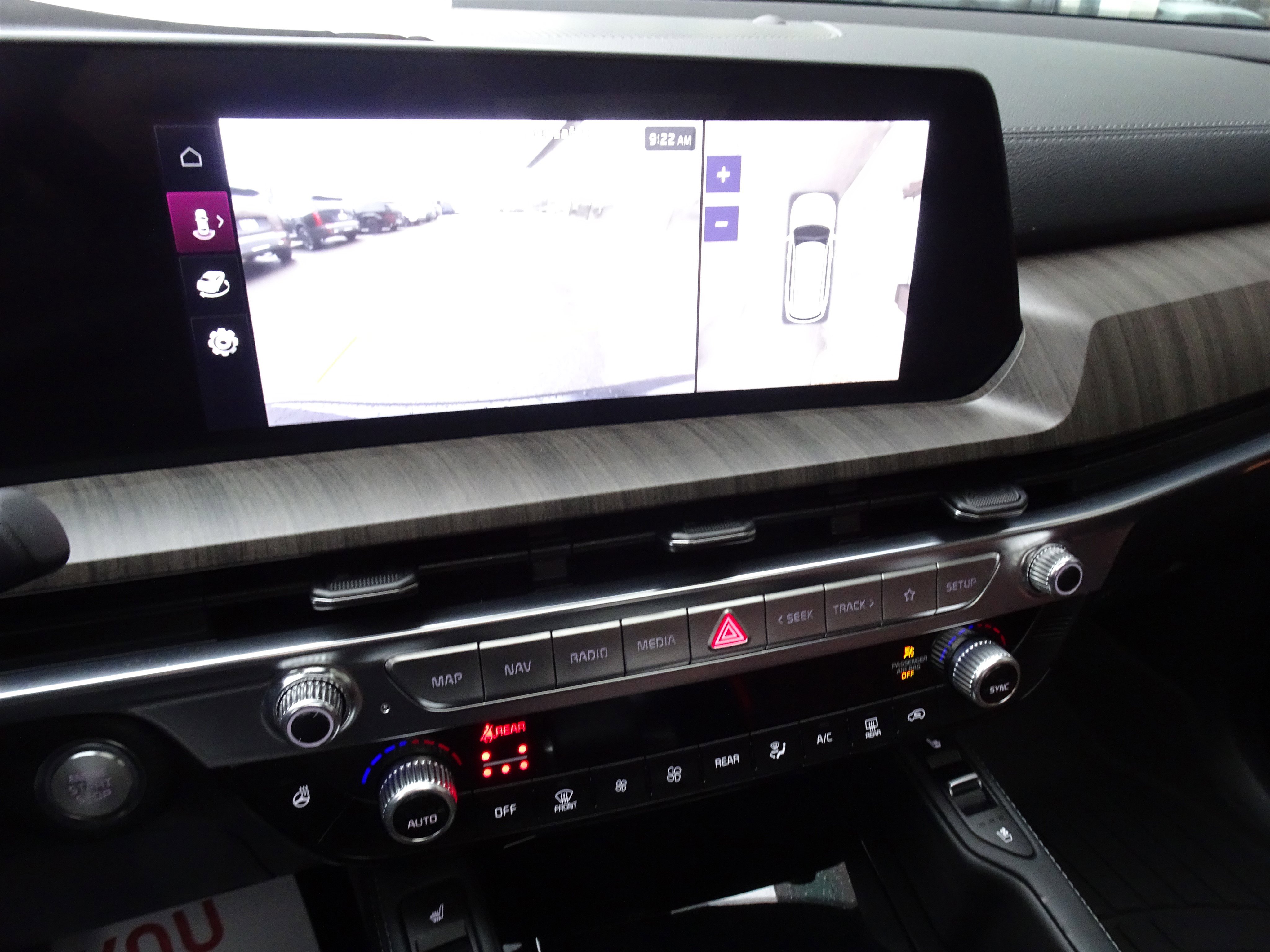 Used 2024 Kia Telluride SX w/ Towing Package image 21