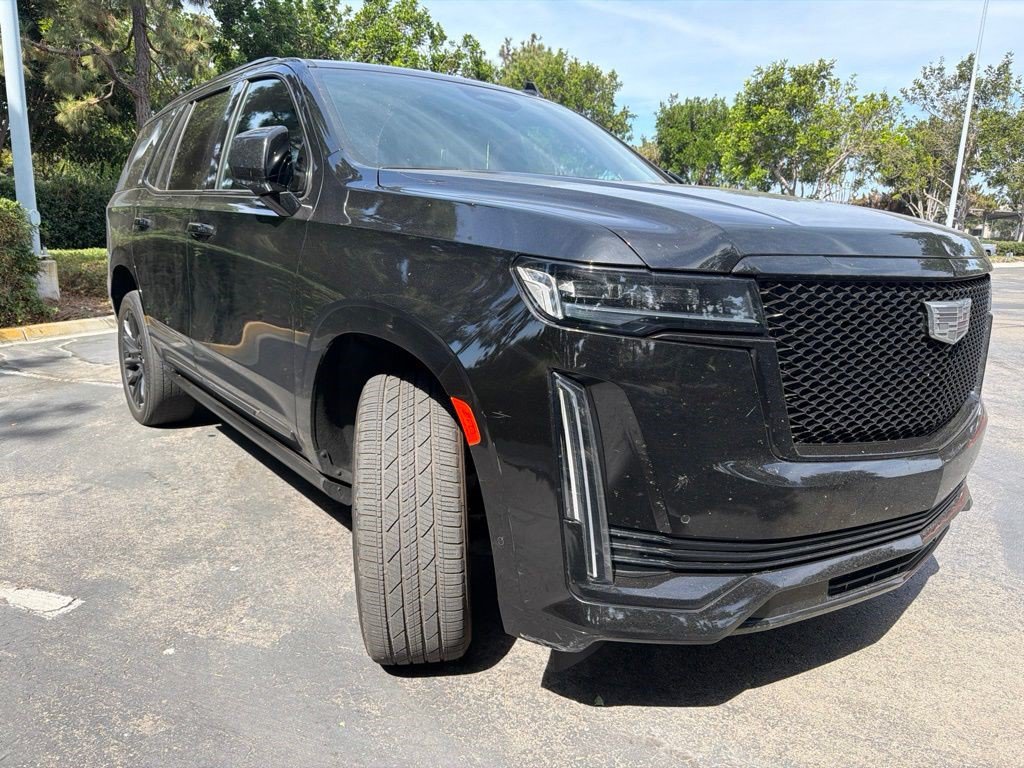 Certified 2024 Cadillac Escalade Sport Platinum w/ LPO, ONYX Package AWD/4WD image 3