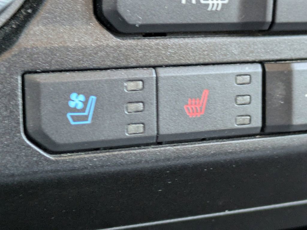 Used 2020 Ford F250 Lariat w/ Chrome Package image 22