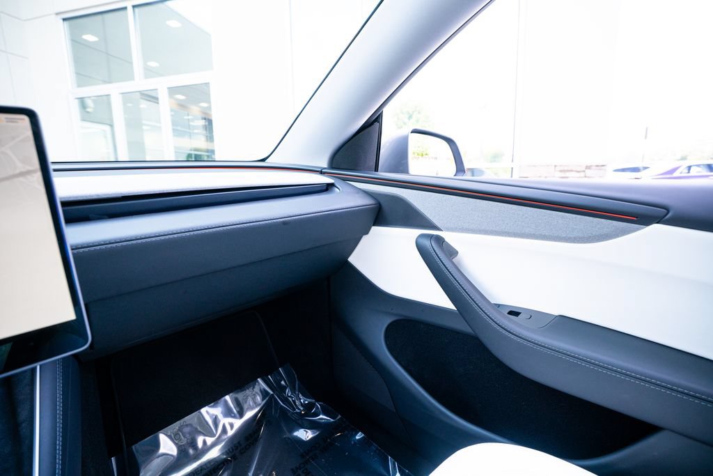 Used 2026 Tesla Model Y Long Range AWD/4WD image 40