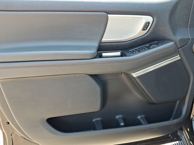 Used 2025 Ford Expedition Active image 12