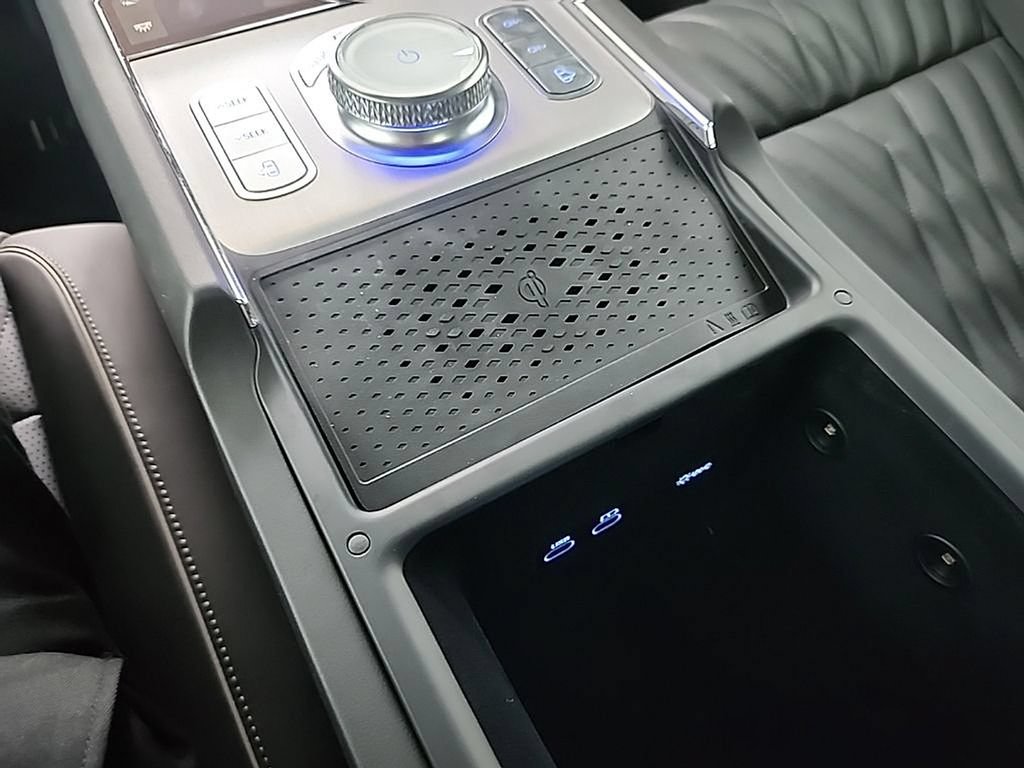 Used 2024 Genesis G90 3.5T AWD/4WD image 34
