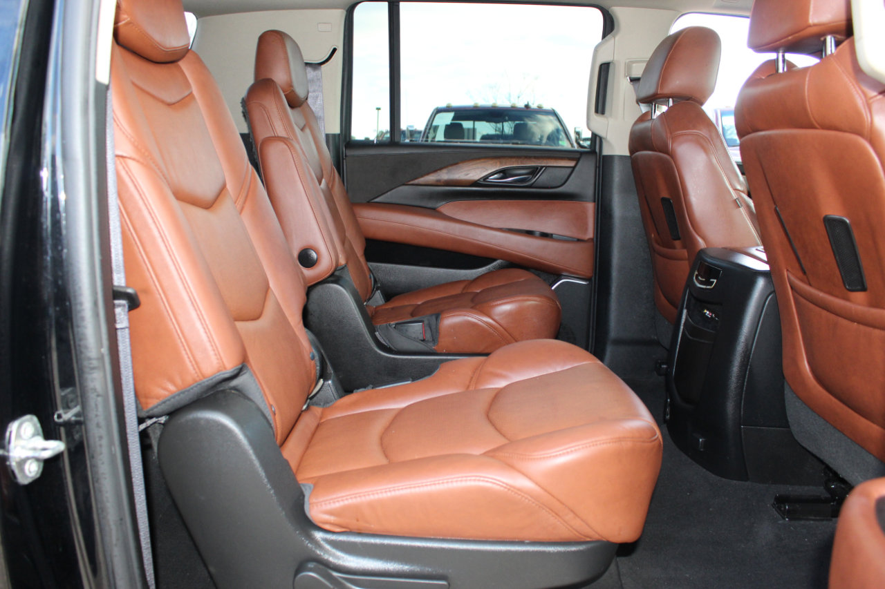 Used 2016 Cadillac Escalade ESV Premium image 23