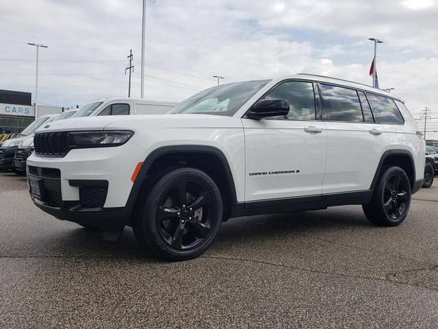 Used 2023 Jeep Grand Cherokee L Laredo AWD/4WD image 8