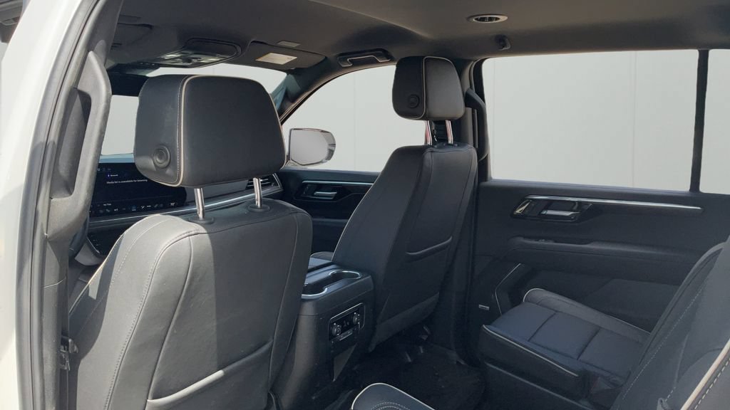 Used 2025 Chevrolet Suburban Premier AWD/4WD image 77