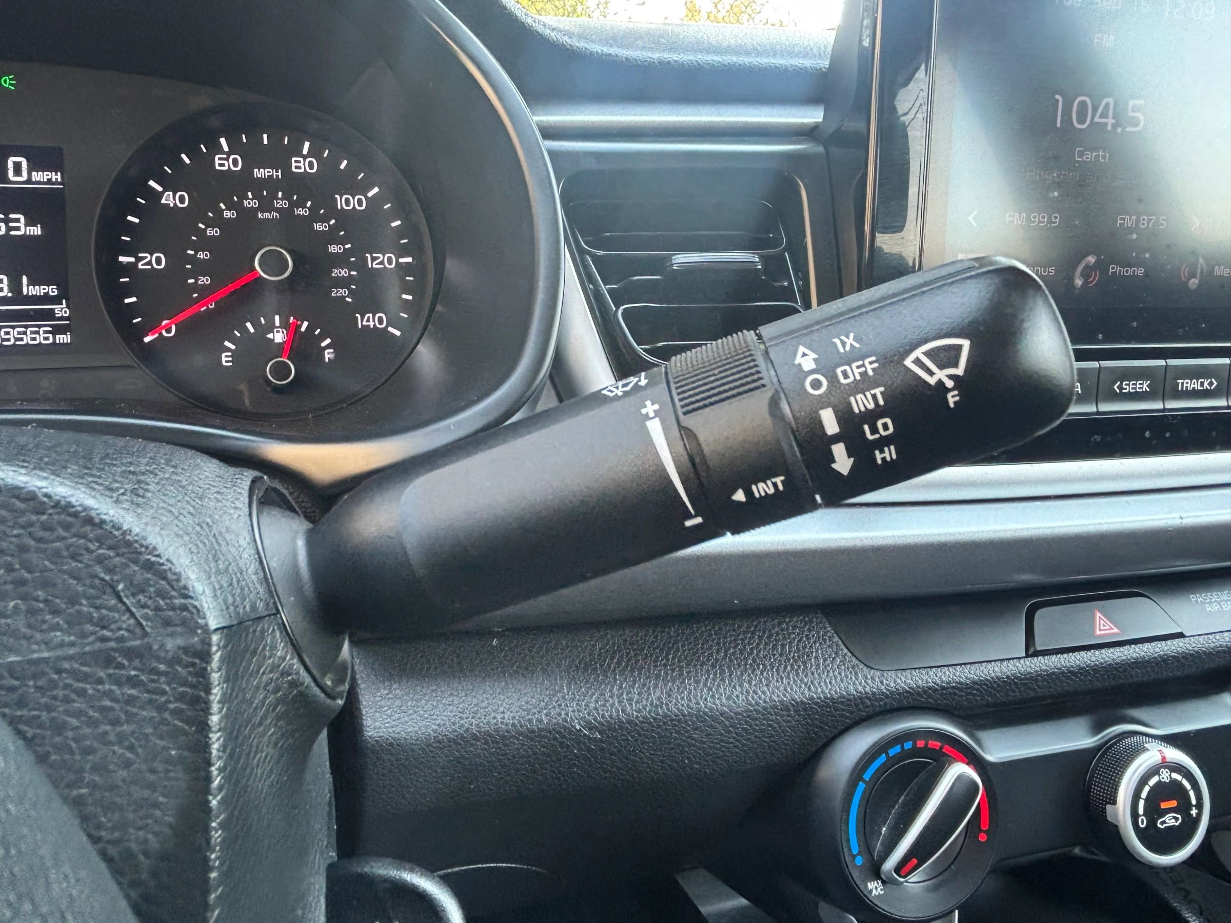 Used 2023 Kia Rio LX image 28